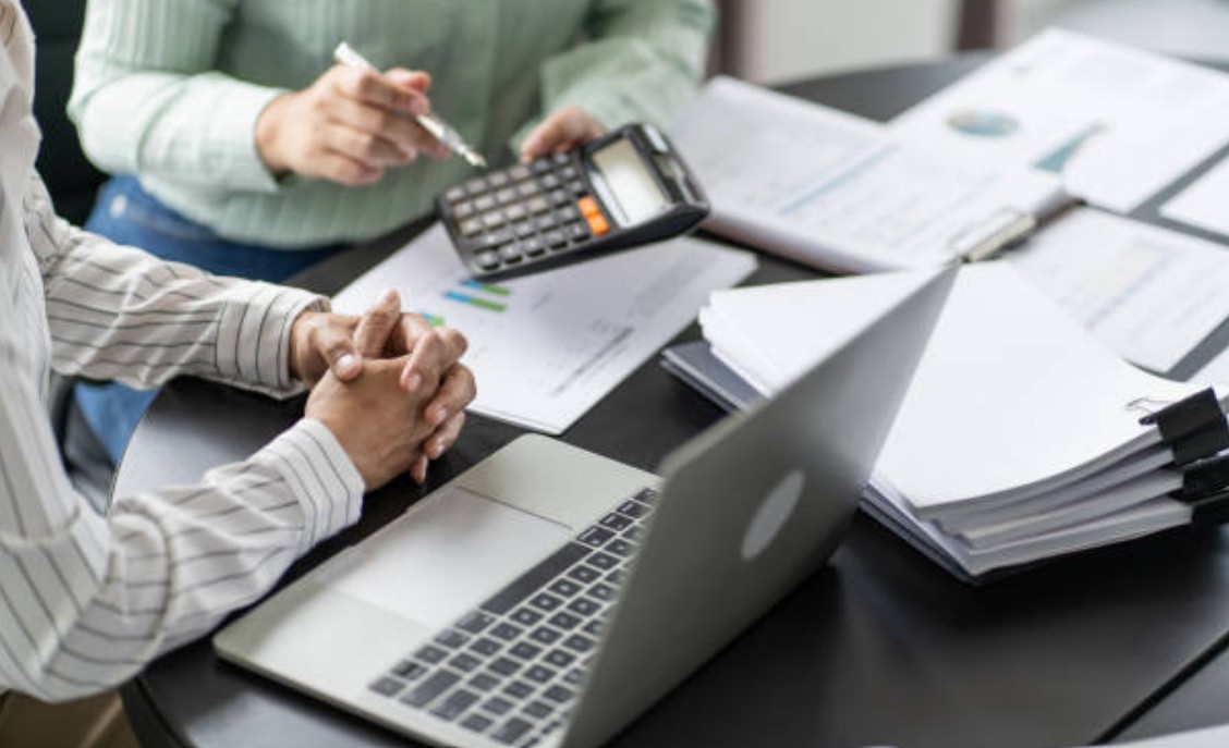 5 Ways Accountants Help Reduce Financial Stress For Clients